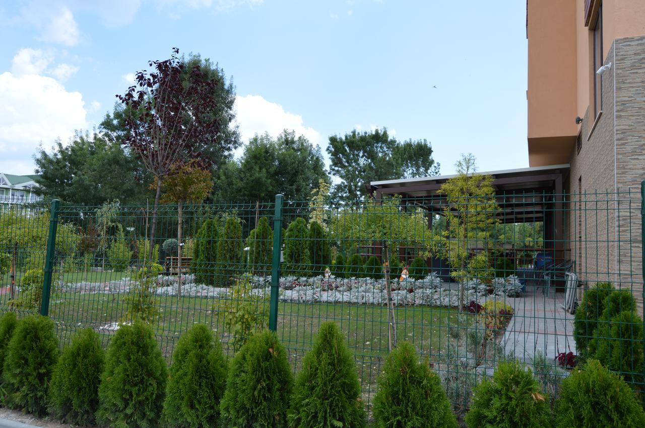 Camp And Pool Hotel Kranevo Exterior foto