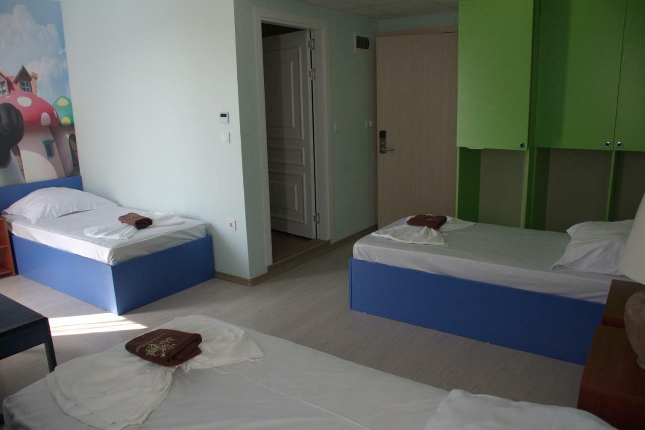 Camp And Pool Hotel Kranevo Exterior foto
